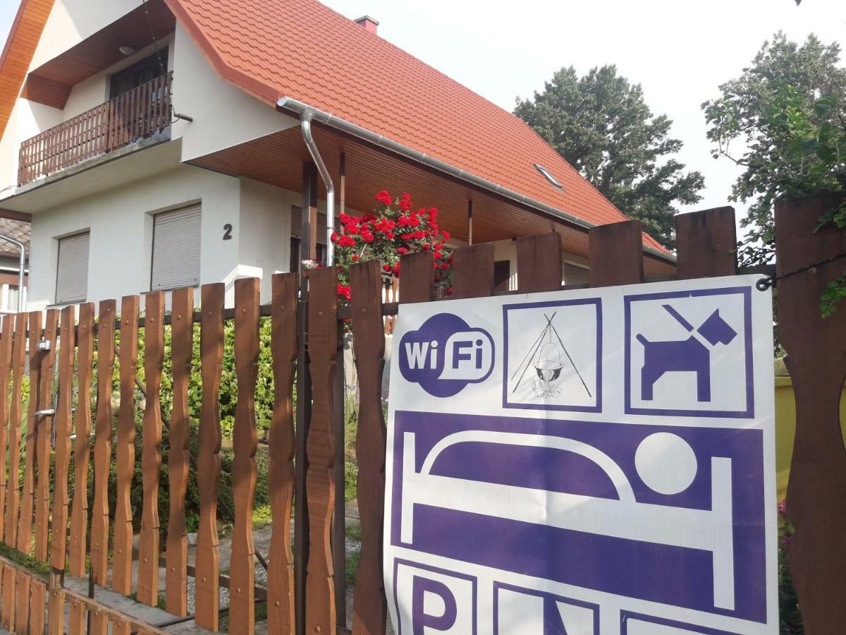 Attila Vendeghaz Apartment Balatonboglár Екстериор снимка